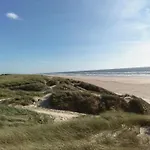 Feriehus Four-Bedroom Holiday home in Vejers Strand 1 *