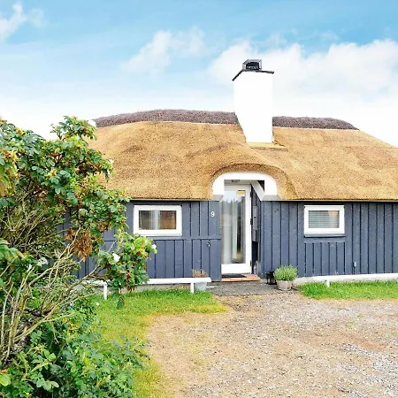 Hébergement de vacances 8 Person In *